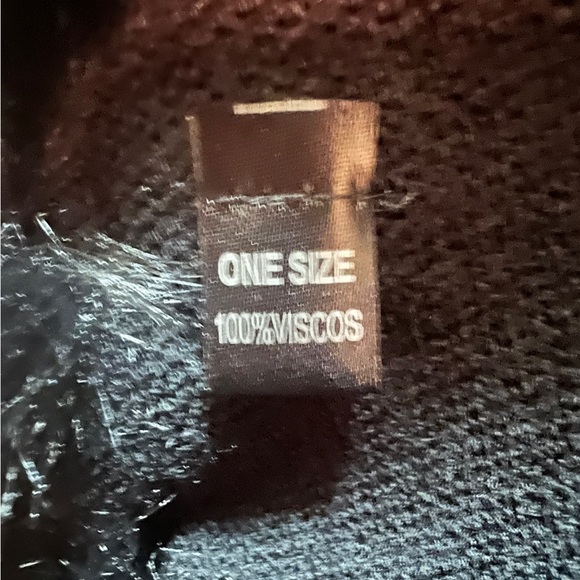 Brand New One-size-fits all Faux Mink Fur Wrap. NWT - Picture 12 of 15